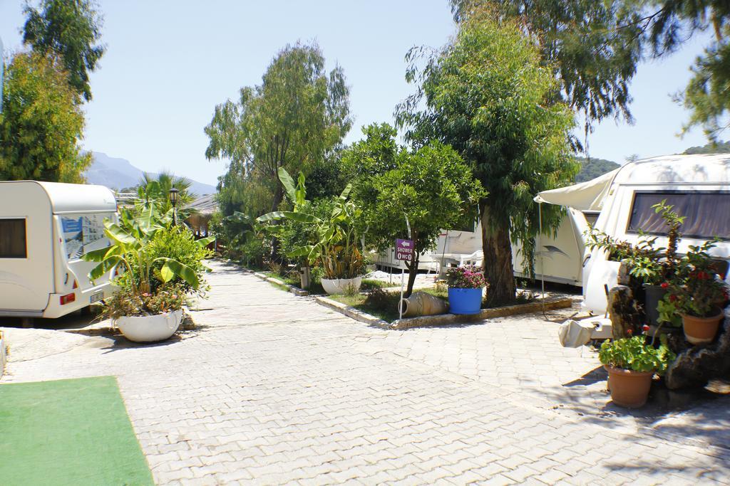 Golden Sand Beach Club & Caravan Holidays Ölüdeniz Esterno foto