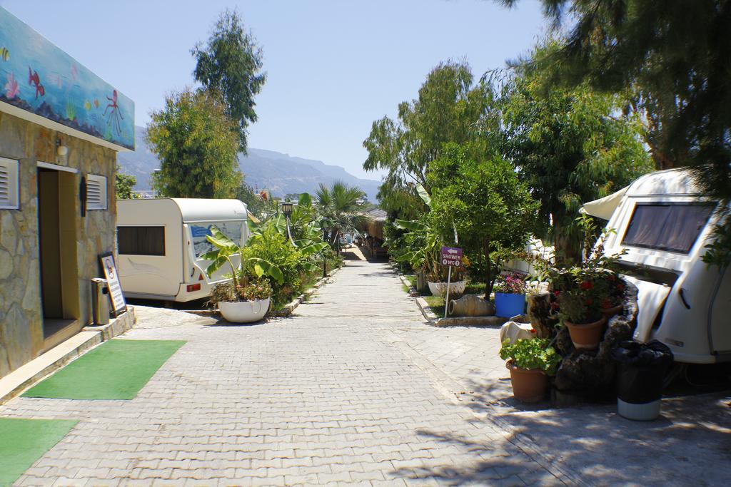 Golden Sand Beach Club & Caravan Holidays Ölüdeniz Esterno foto