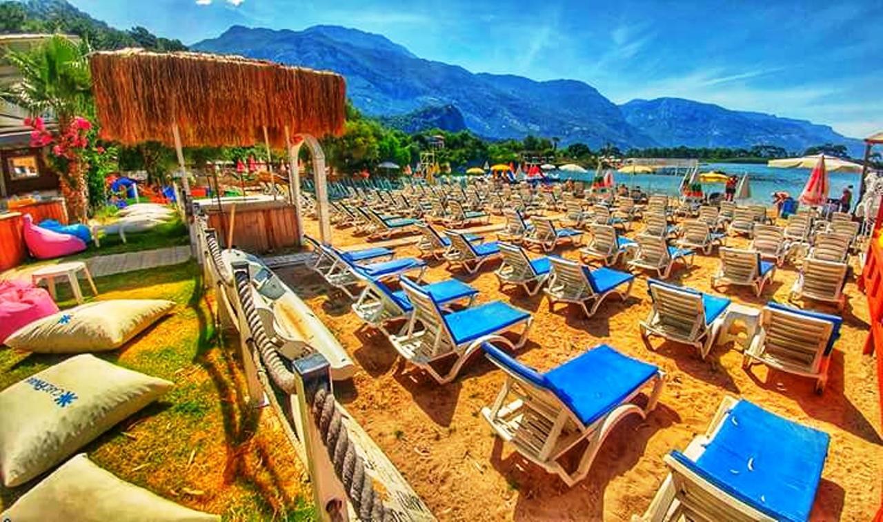 Golden Sand Beach Club & Caravan Holidays Ölüdeniz Esterno foto