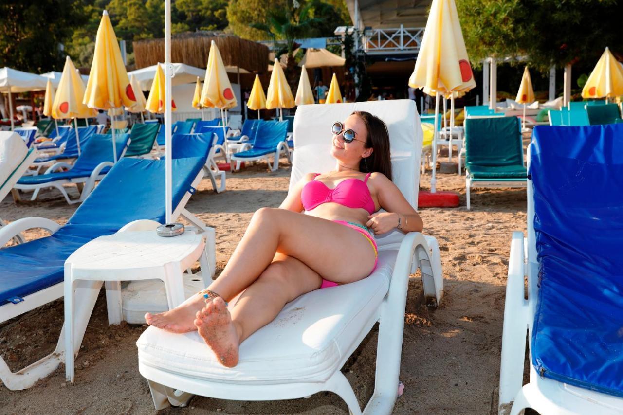 Golden Sand Beach Club & Caravan Holidays Ölüdeniz Esterno foto